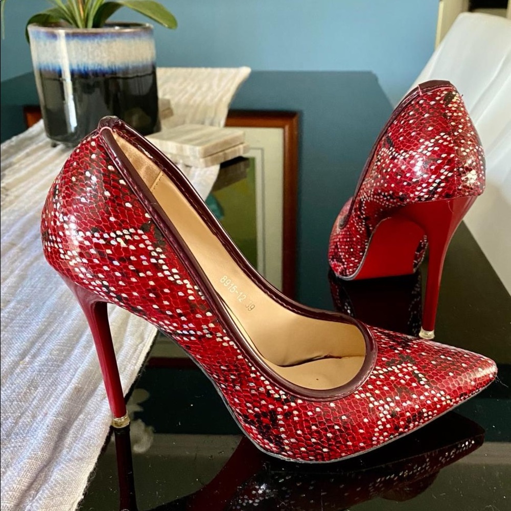 Sexy Red High Heels size 8 with white and black details